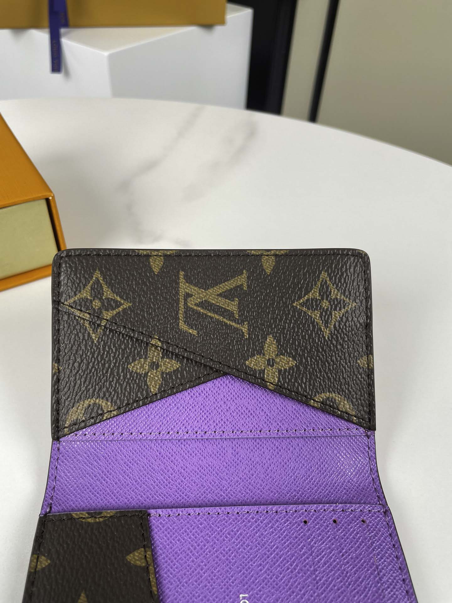 Ví Nữ Louis Vuitton Passport Cover Colormania Dark Violet