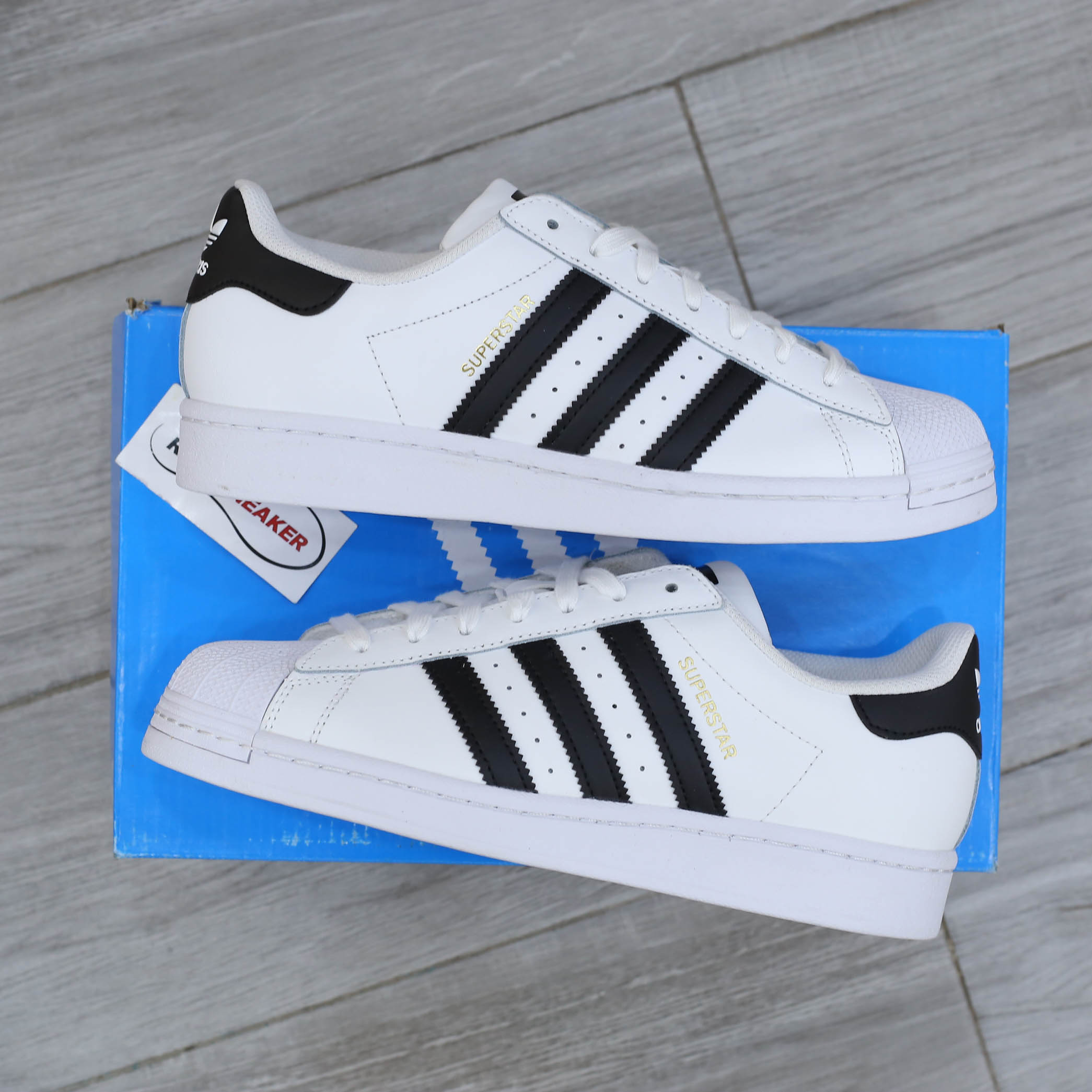 Giày Adidas Superstar trắng sọc đen