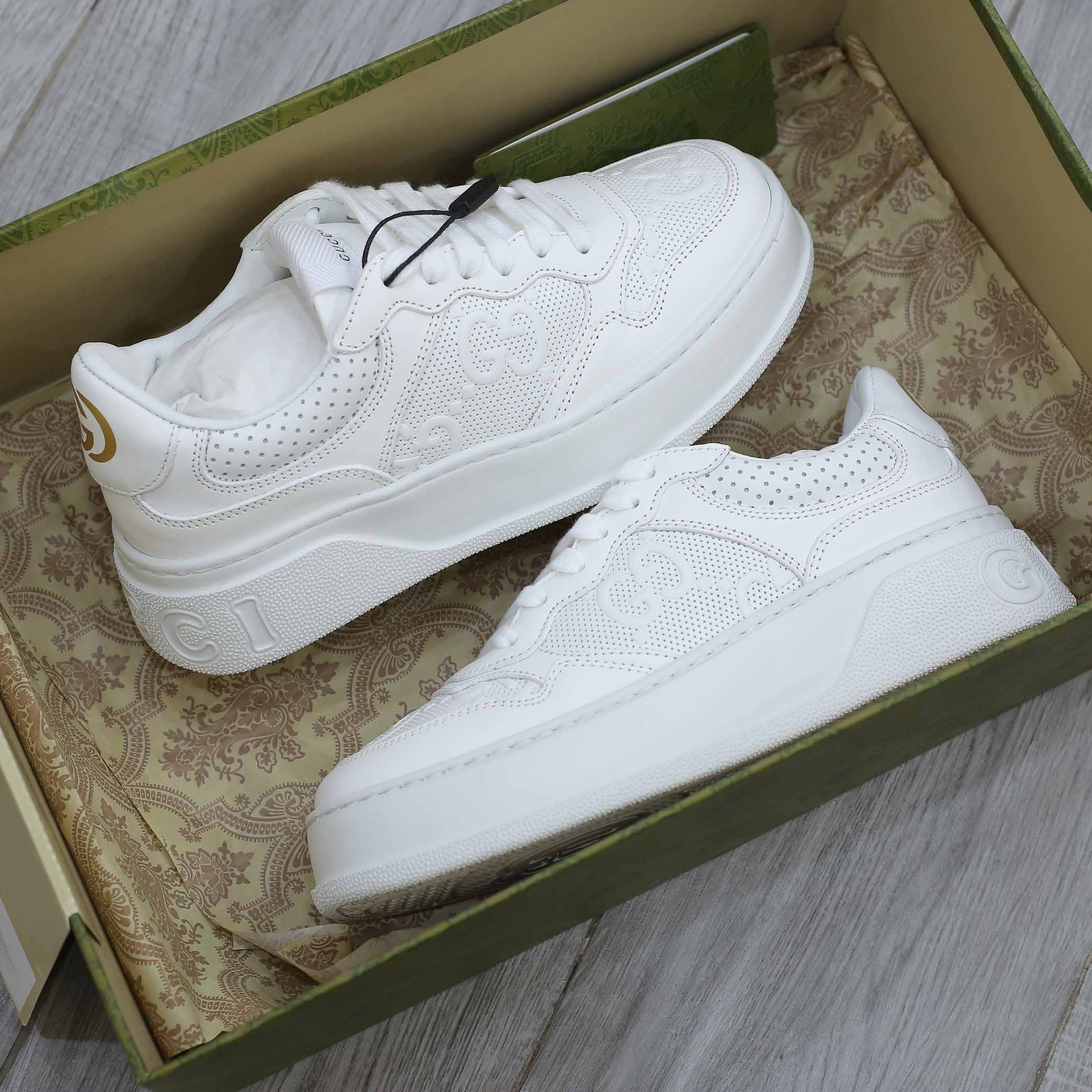 Giày Gucci GG Embossed ‘Full White’