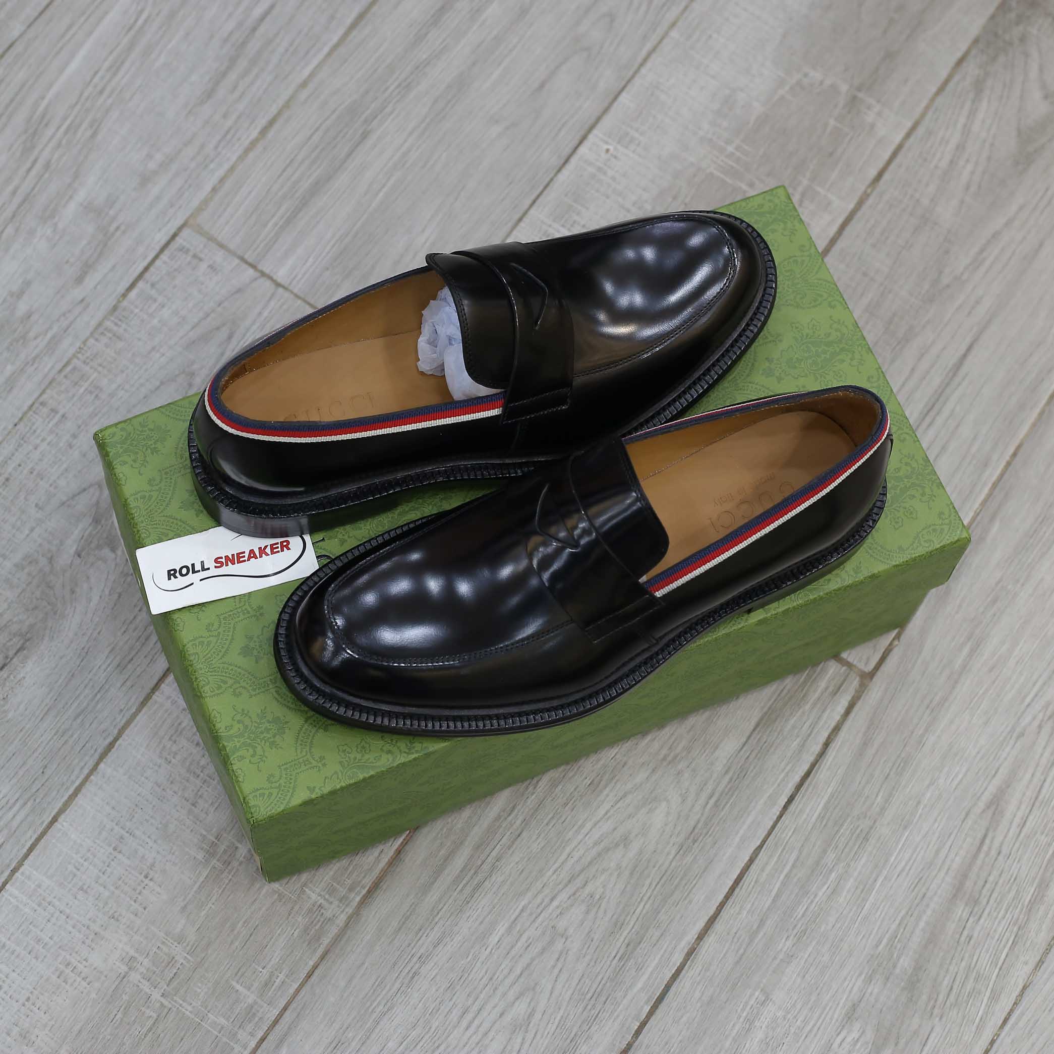 Giày Gucci Loafer Đen Da Bóng Viền Kẻ