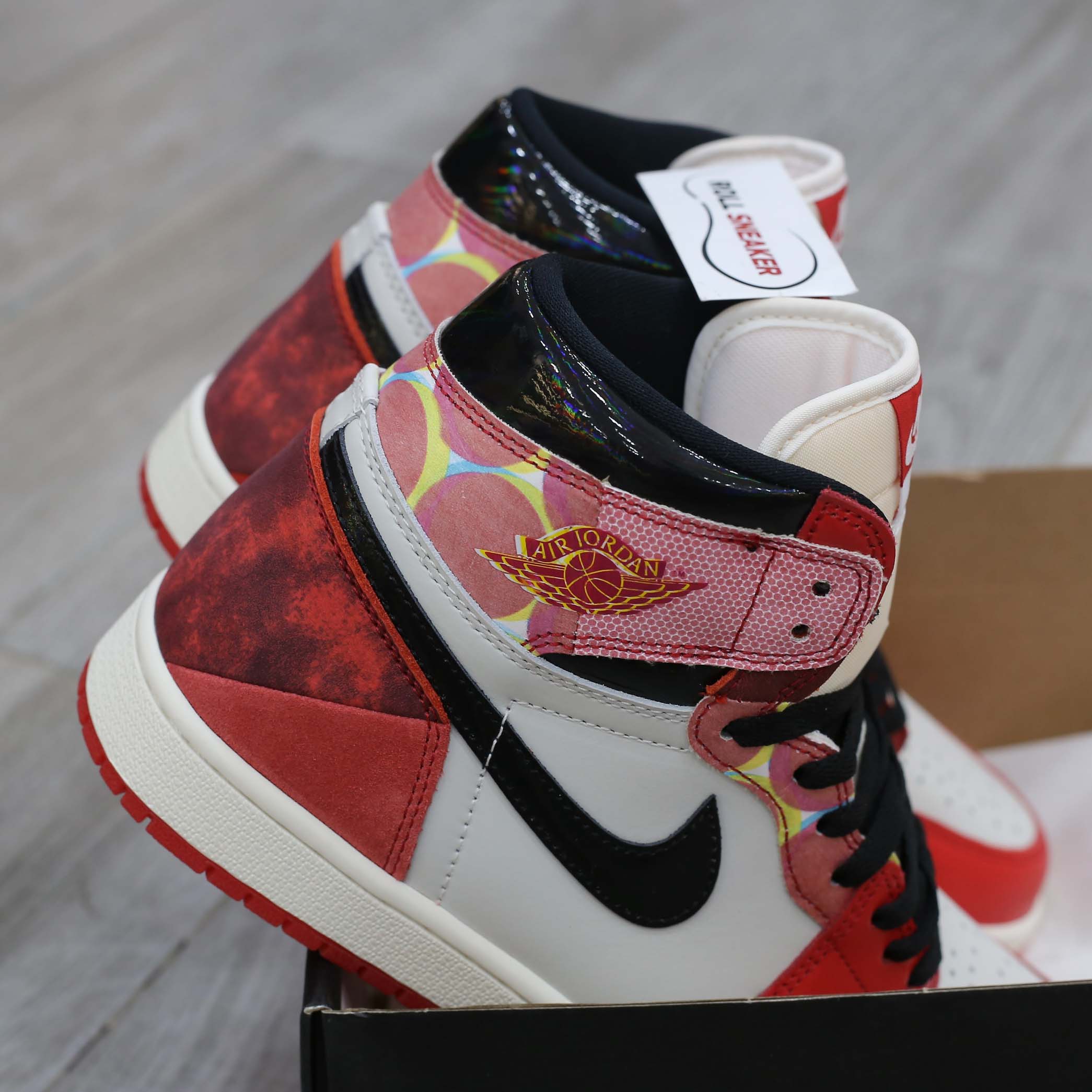 Giày Jordan 1 Retro High OG Spider-Man ‘Across the Spider-Verse’