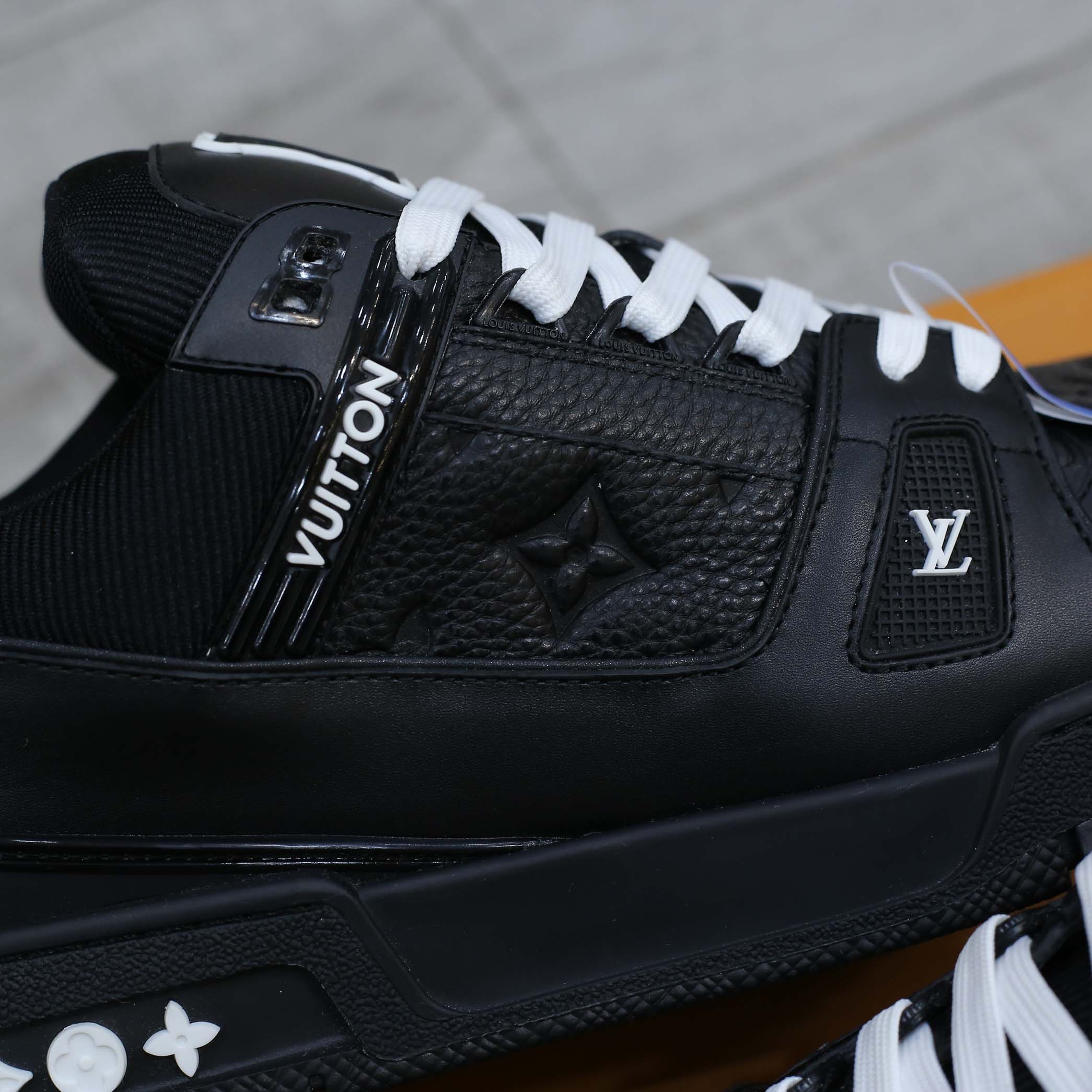 Giày Louis Vuitton LV Trainer Black Leather Monogram