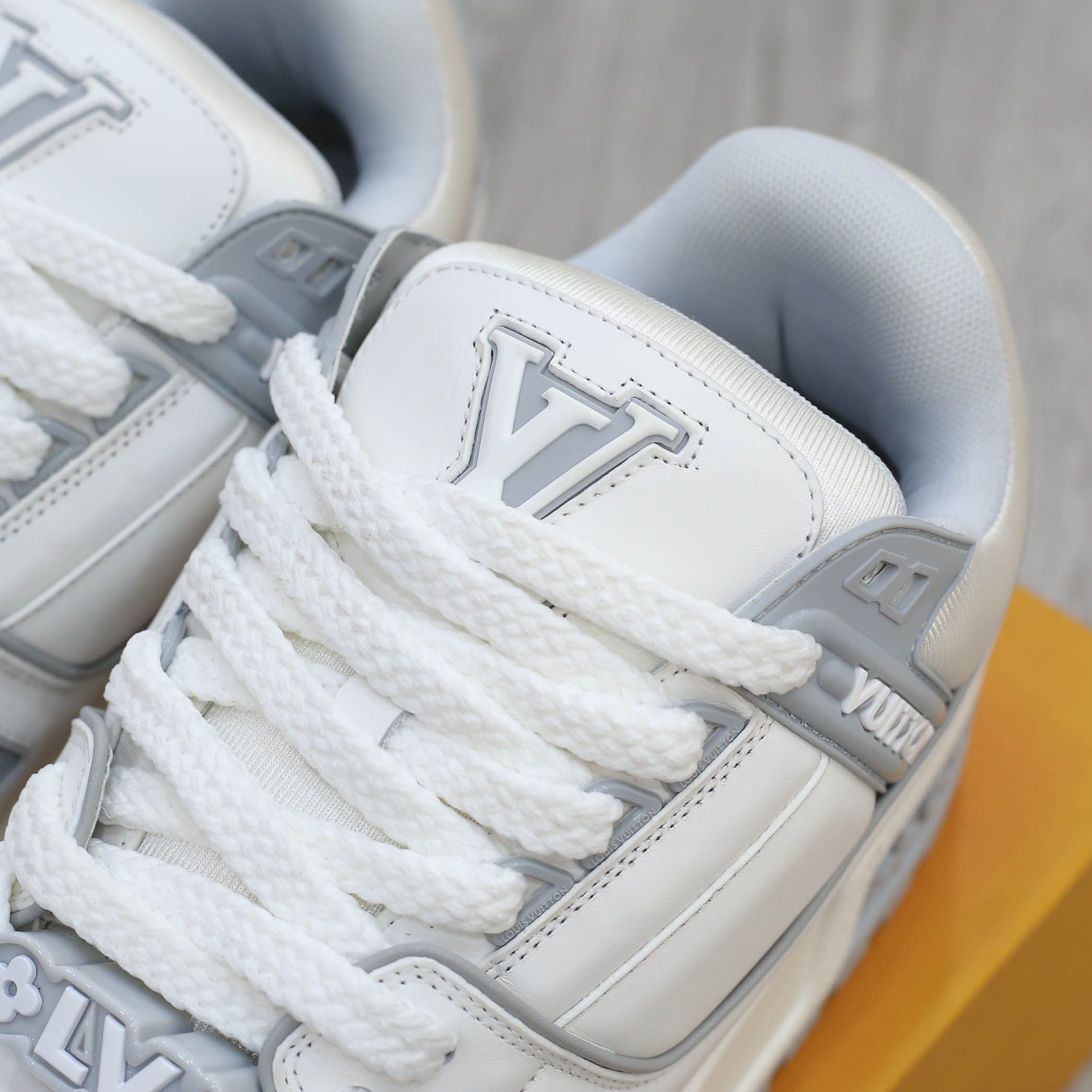 Giày Louis Vuitton LV Trainer Maxi White Grey