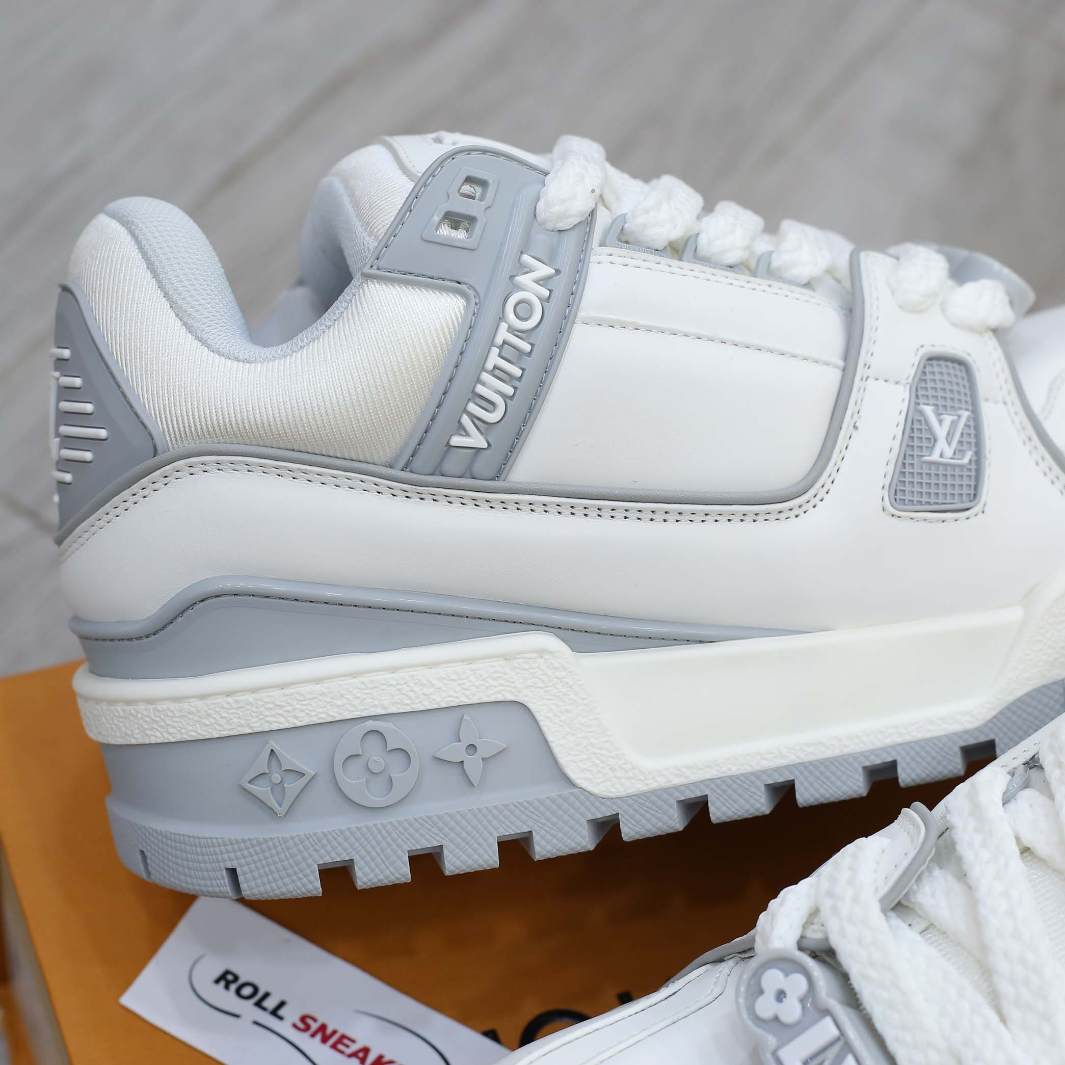 Giày Louis Vuitton LV Trainer Maxi White Grey