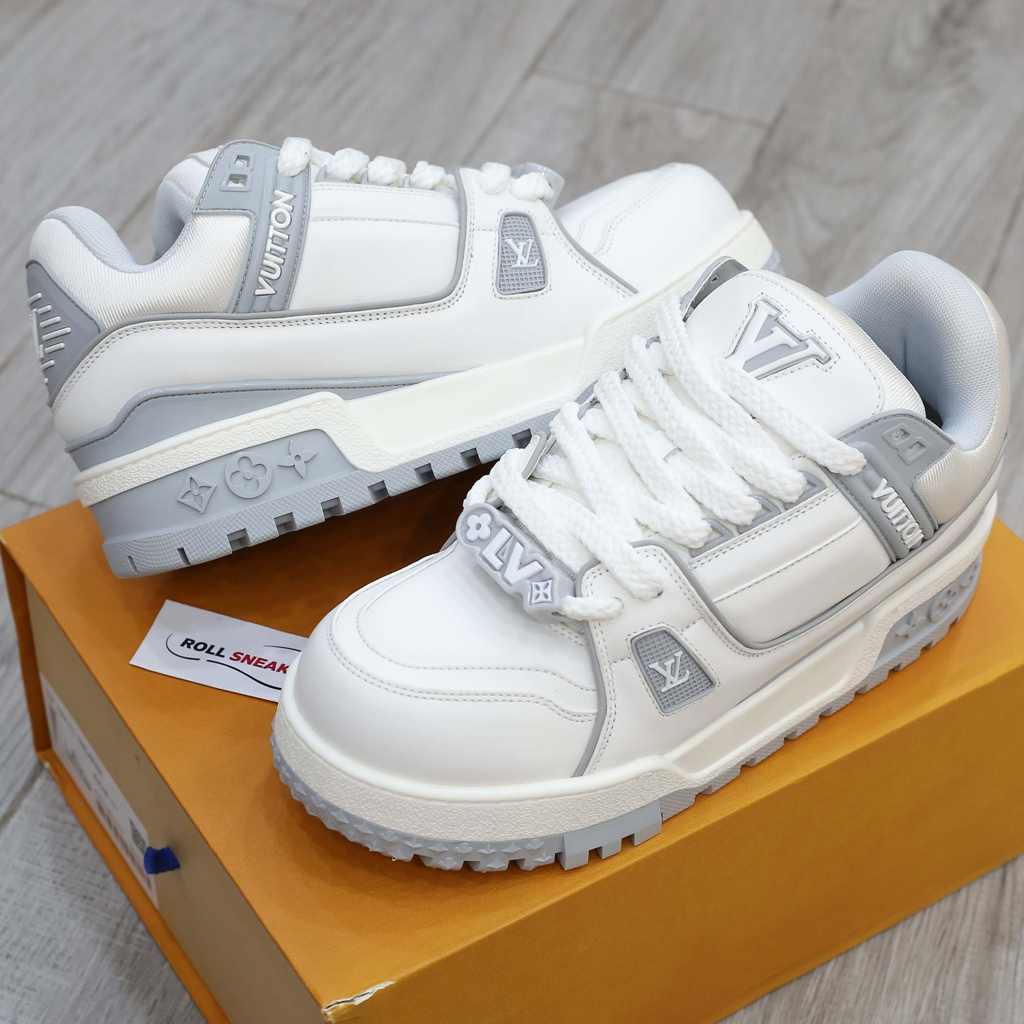 Giày Louis Vuitton LV Trainer Maxi White Grey