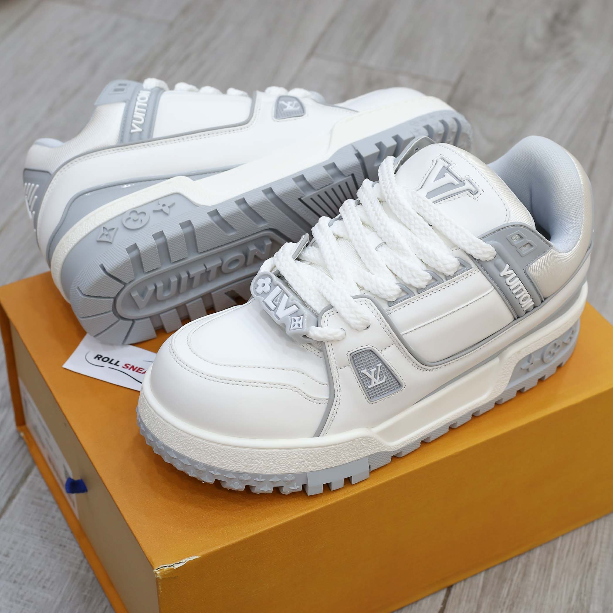 Giày Louis Vuitton LV Trainer Maxi White Grey