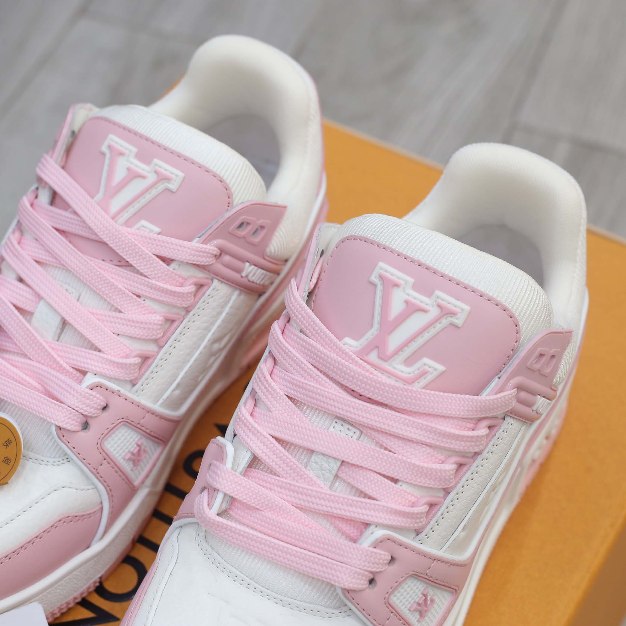 Giày Louis Vuitton Lv Trainer Monogram Denim Pink