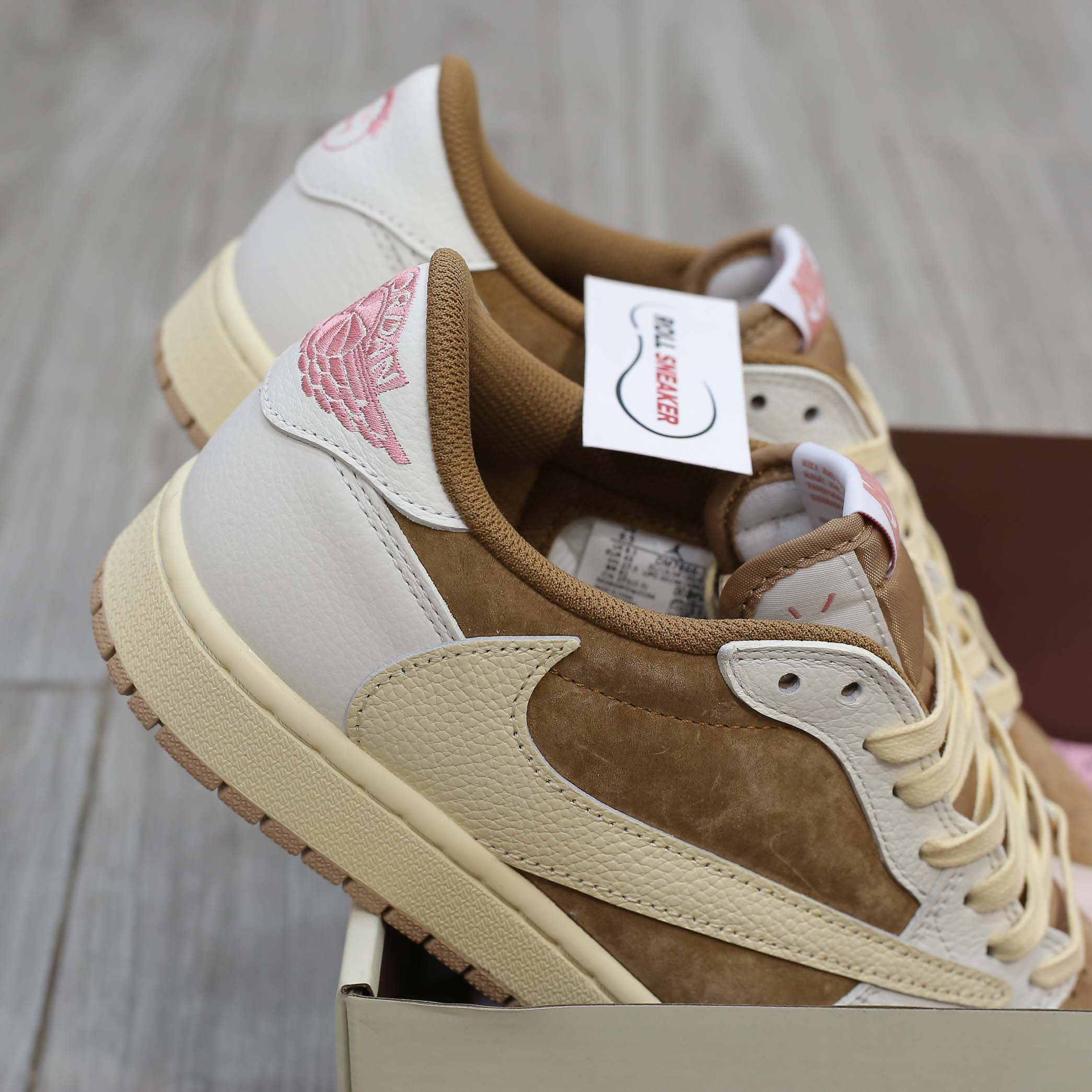 Giày Travis Scott X Air Jordan 1 Low Og Sail Shy Pink