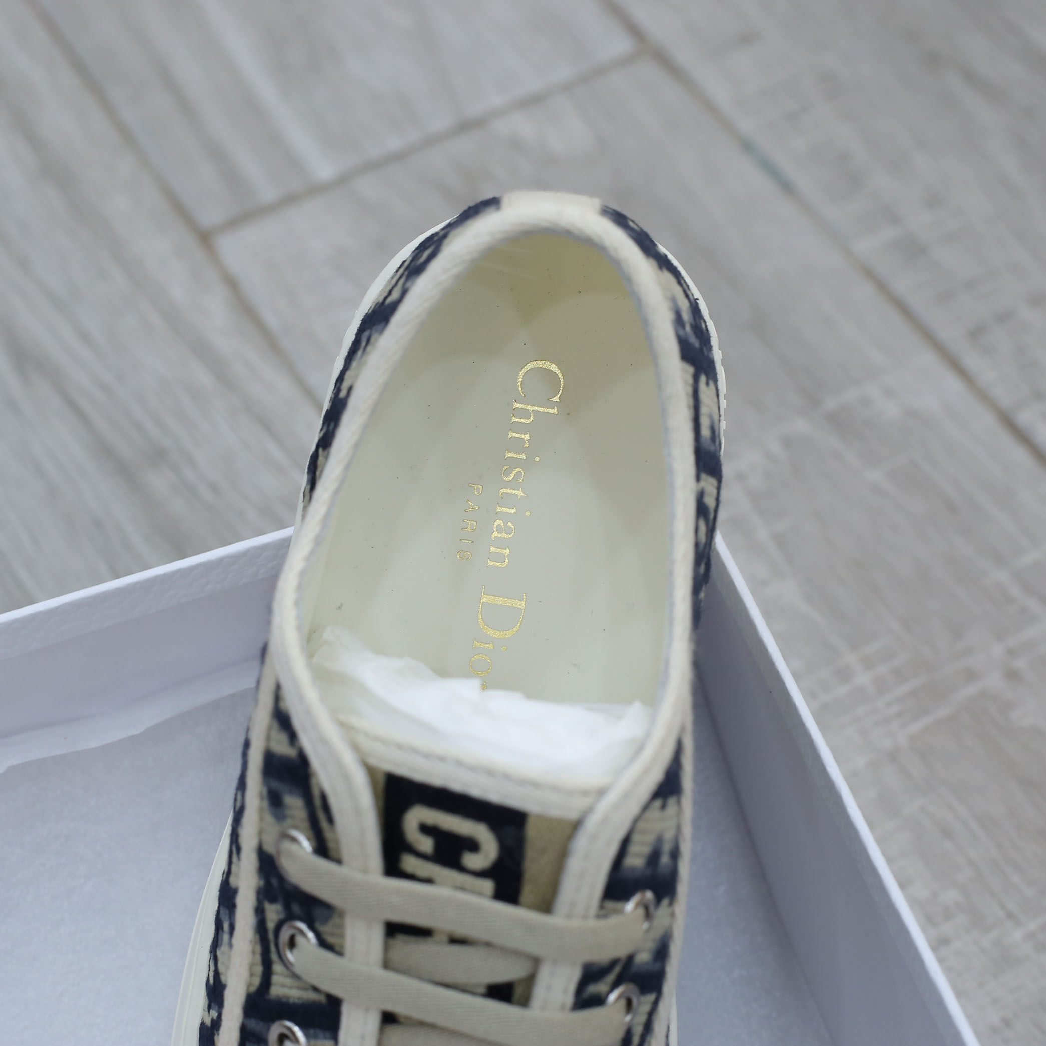 Giày WALK’N’DIOR SNEAKER Deep Blue Dior Oblique Embroidered Cotton